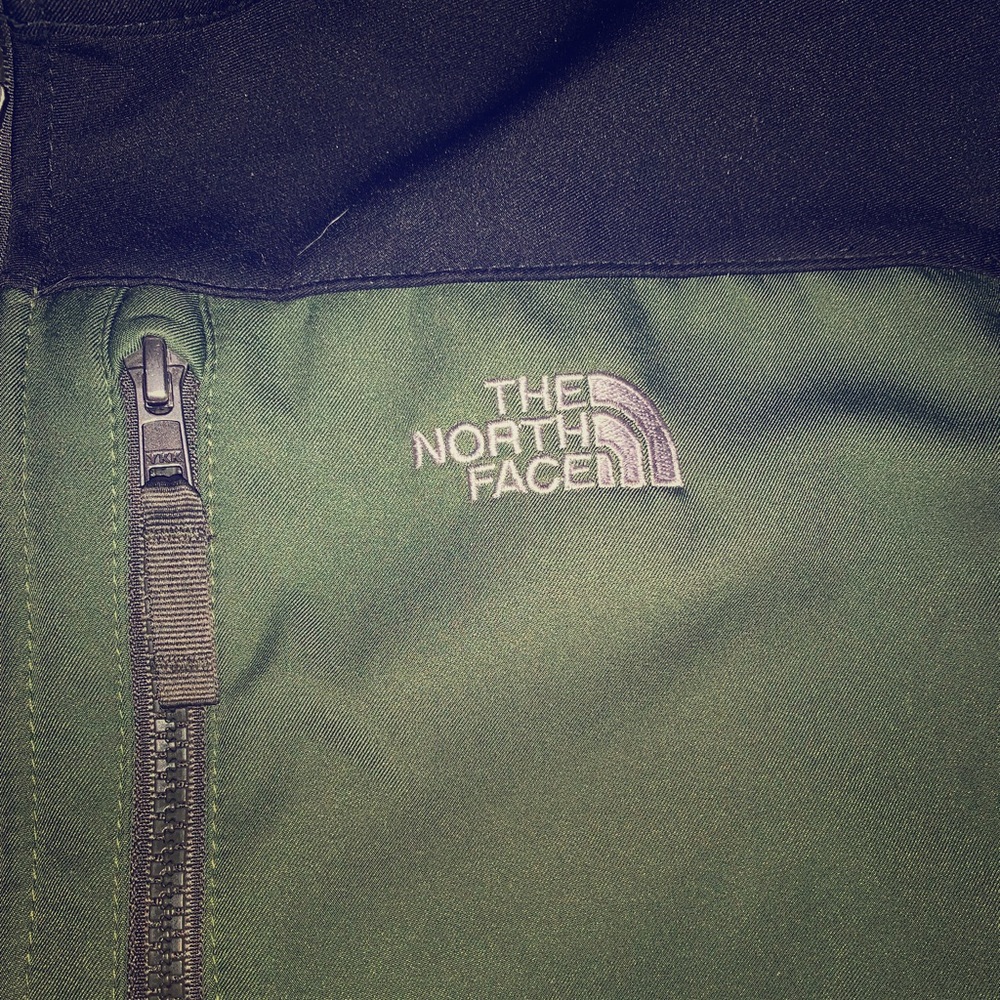 Green and black north face jacket! Boys size XL